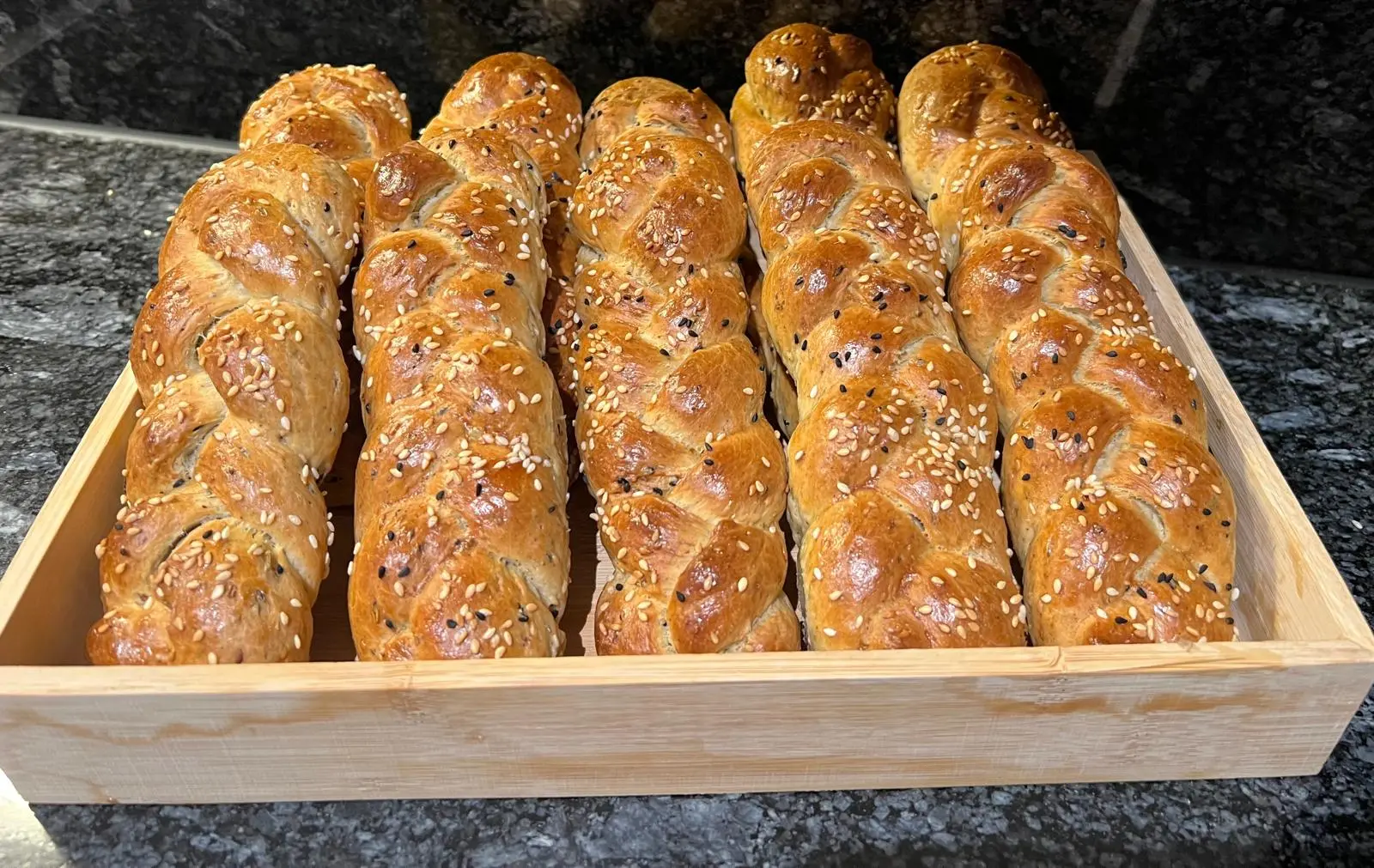 Geflochtenes Hefegebäck aus der Küche von AVA Catering
